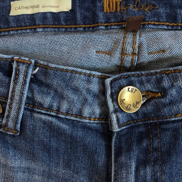 Kut from the Kloth Boyfriend Jeans. Blue. Size 8 - Picture 5 of 8
